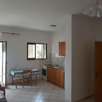 Kuchyňa alebo kuchynka v ubytovaní Apartments by the sea Kustici, Pag - 6353
