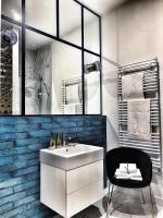 Kúpeľňa v ubytovaní IDYLLA Apartamenty w sercu Wrocławia na Ostrowie Tumskim