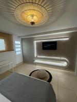 TV a/nebo společenská místnost v ubytování City center One Bedroom apartment