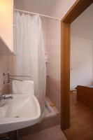 Koupelna v ubytování Apartment Stara Novalja 6301b
