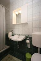 Koupelna v ubytování Apartment Stara Novalja 6301b