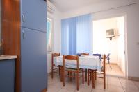 Kuchyň nebo kuchyňský kout v ubytování Apartment Stara Novalja 6301b