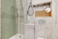Łazienka w obiekcie Cozy studio - 2P - Gare de l'Est