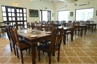Un restaurant sau alt loc unde se poate mânca la ClarksInn Suites Ranthambhore
