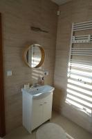 Łazienka w obiekcie Willa Vita - Apartment z kominkiem i dużym tarasem, Sauna, Jacuzzi, Altana z Grill, z możliwością wynajmu dotakowych pokoi - Schönes Appartement mit Kamin und großer Terrasse, Sauna, Jacuzzi, Pavilion mit Grill und der Option zusätzliche Zimmer zu mieten