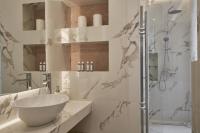 Kúpeľňa v ubytovaní Charitos Heights Boutique Apt II, Kolonaki