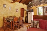 Kuchyň nebo kuchyňský kout v ubytování Casa Rural - Ländliches Haus, Pepita La De Las Flores