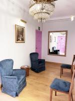 A seating area at Hostal San Martin