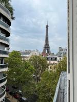 Alma - Amazing Eiffel Tower View - Housity