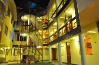 un edificio con una escalera de caracol en el centro en Killaqente, en Cusco