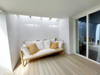 Bungalow de diseño hidromasajes terraza y piscina.にあるシーティングエリア
