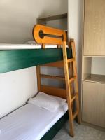 Łóżko lub łóżka w pokoju w obiekcie Blue Sky Apartments