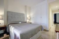 Posteľ alebo postele v izbe v ubytovaní Superb 2-bed apartment in Duquesa