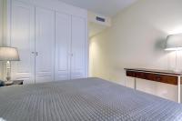 Posteľ alebo postele v izbe v ubytovaní Superb 2-bed apartment in Duquesa