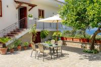 A balcony or terrace at La Pigna Sorrento