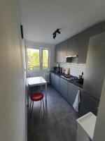 Kuchyňa alebo kuchynka v ubytovaní Szczecin Reda - 4 x BEDROOM