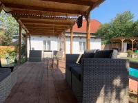 Basen w obiekcie Piknik Apartmant lub w pobliżu