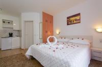 Posteľ alebo postele v izbe v ubytovaní Apartments with a parking space Trogir - 15440