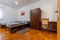 Posteľ alebo postele v izbe v ubytovaní Apartments with a parking space Kastel Kambelovac, Kastela - 15480