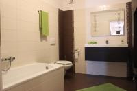 Koupelna v ubytování Family friendly apartments with a swimming pool Cepic, Central Istria - Sredisnja Istra - 15878