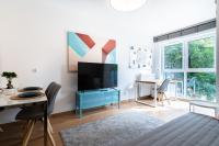 TV a/nebo společenská místnost v ubytování Pure Rental Apartments Inżynierska