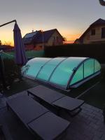 Bazén v ubytování Relaxklub villa s wellness nebo v jeho okolí