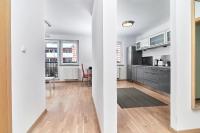 Kuchyňa alebo kuchynka v ubytovaní Apartament Spiżowa z Balkonem Wrocław by Noclegi Renters