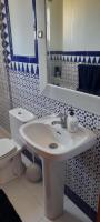 Kúpeľňa v ubytovaní Andalusialaistyyppinen, 3 makuuhuoneen asunto Casa Zarina, Puebla Aida, Mijas