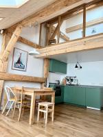 Kuchyňa alebo kuchynka v ubytovaní Triplex In The Heart Of Chamonix