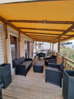 Balkon lub taras w obiekcie Mobilhome L'Estérel du Montourey