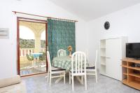 Televízia a/alebo spoločenská miestnosť v ubytovaní Apartments by the sea Cove Ostricka luka, Rogoznica - 17086