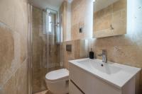Łazienka w obiekcie SPACIEUX STUDIO HAUT PLAFOND PROCHE MONACO