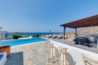 Bazén v ubytování Cycladic Aura - Traditional Holiday Cottage nebo v jeho okolí