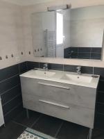Łazienka w obiekcie Maison 8 personnes Biscarrosse bourg