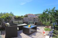 Posedenie v ubytovaní Family-friendly apartments with swimming pools Razanj, Rogoznica - 17867