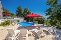 Bazén v ubytovaní Luxury villa with a swimming pool Icici, Opatija - 17959 alebo v jeho blízkosti