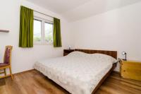 Posteľ alebo postele v izbe v ubytovaní Family friendly seaside apartments Dingac - Borak, Peljesac - 18060