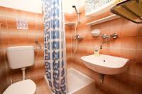 Kúpeľňa v ubytovaní Family friendly seaside apartments Dingac - Borak, Peljesac - 18065