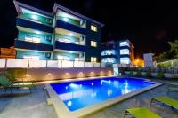 Bazén v ubytovaní Apartment Mali San alebo v jeho blízkosti
