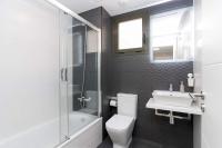 A bathroom at LivinMálaga Los Álamos Suites II
