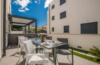Balkón nebo terasa v ubytování Family-friendly apartments with swimming pools Vantacici, Krk - 19303
