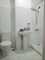 The Purple Tree Hostelにあるバスルーム