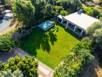 Vonkajšia záhrada v ubytovaní Heliophos Villa Aitheria