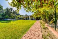 Vonkajšia záhrada v ubytovaní Heliophos Villa Aitheria