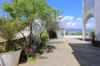 Vonkajšia záhrada v ubytovaní Apartments by the sea Arbanija, Ciovo - 19527