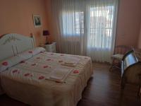 A bed or beds in a room at Fuenteazul