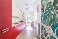 Kuchyňa alebo kuchynka v ubytovaní Sansevero Family Apartment by Wonderful Italy