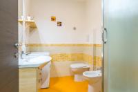Kúpeľňa v ubytovaní Sansevero Family Apartment by Wonderful Italy