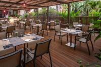 A restaurant or other place to eat at Hotel SERHS Rivoli Rambla
