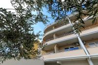 Balkón alebo terasa v ubytovaní Family friendly apartments with a swimming pool Brela, Makarska - 19998